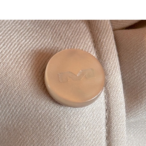 100% Authentic MUGLER, Made In France, Oat Blazer Size 46
$295/$1020 - Picture 5 of 7